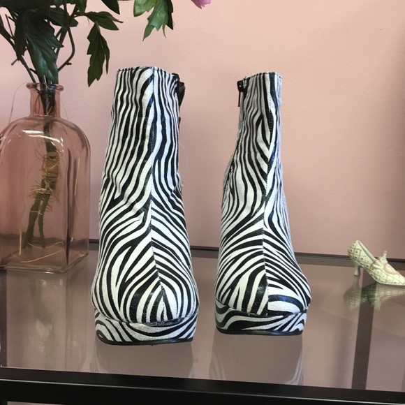 Zebra 🦓 Print Wedge Platform Boots - Picture 2 of 2